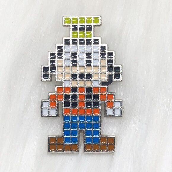 🔮 5/$25 Disney 8-bit Goofy‎ Pin - Picture 1 of 3